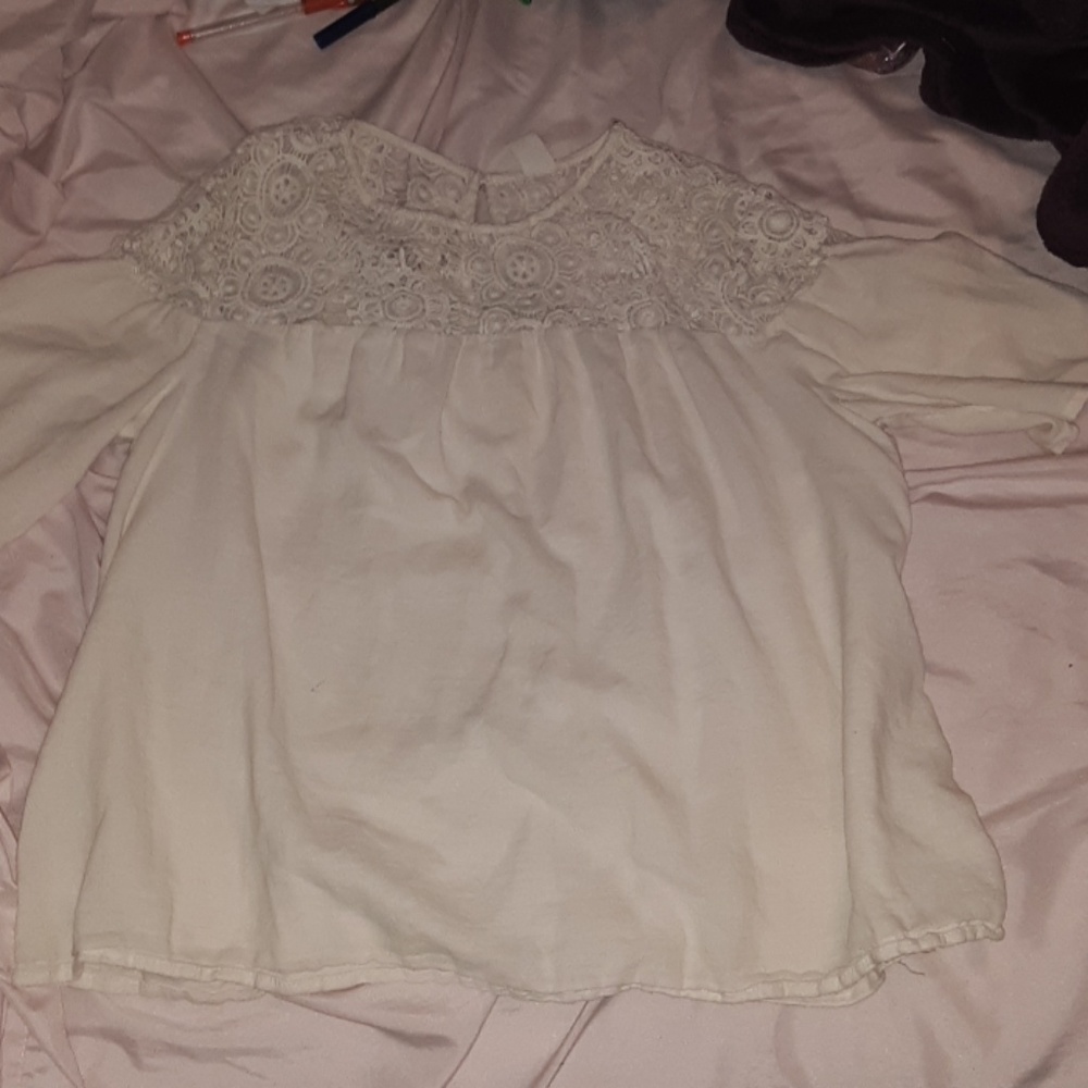 White top with lace